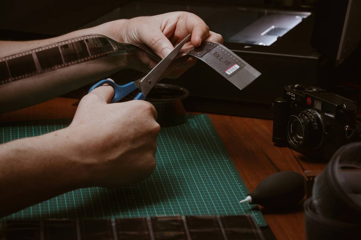 Bar chart showing viewer retention drop-off: 50% leave by 1.5 seconds, 70% by 3 seconds on TikTok and Instagram Reels