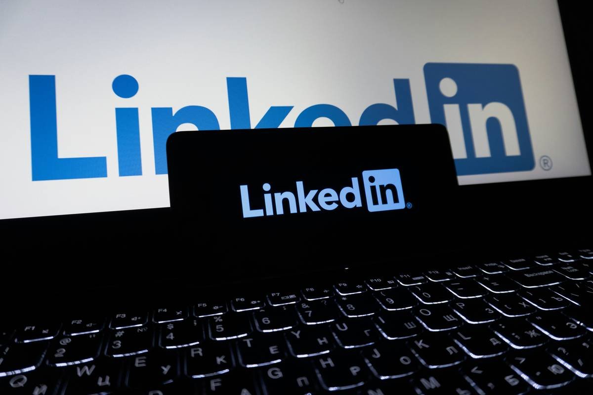 The Ultimate Guide to Choosing the Right Social Tool—Without Burning Out or Wasting Cash