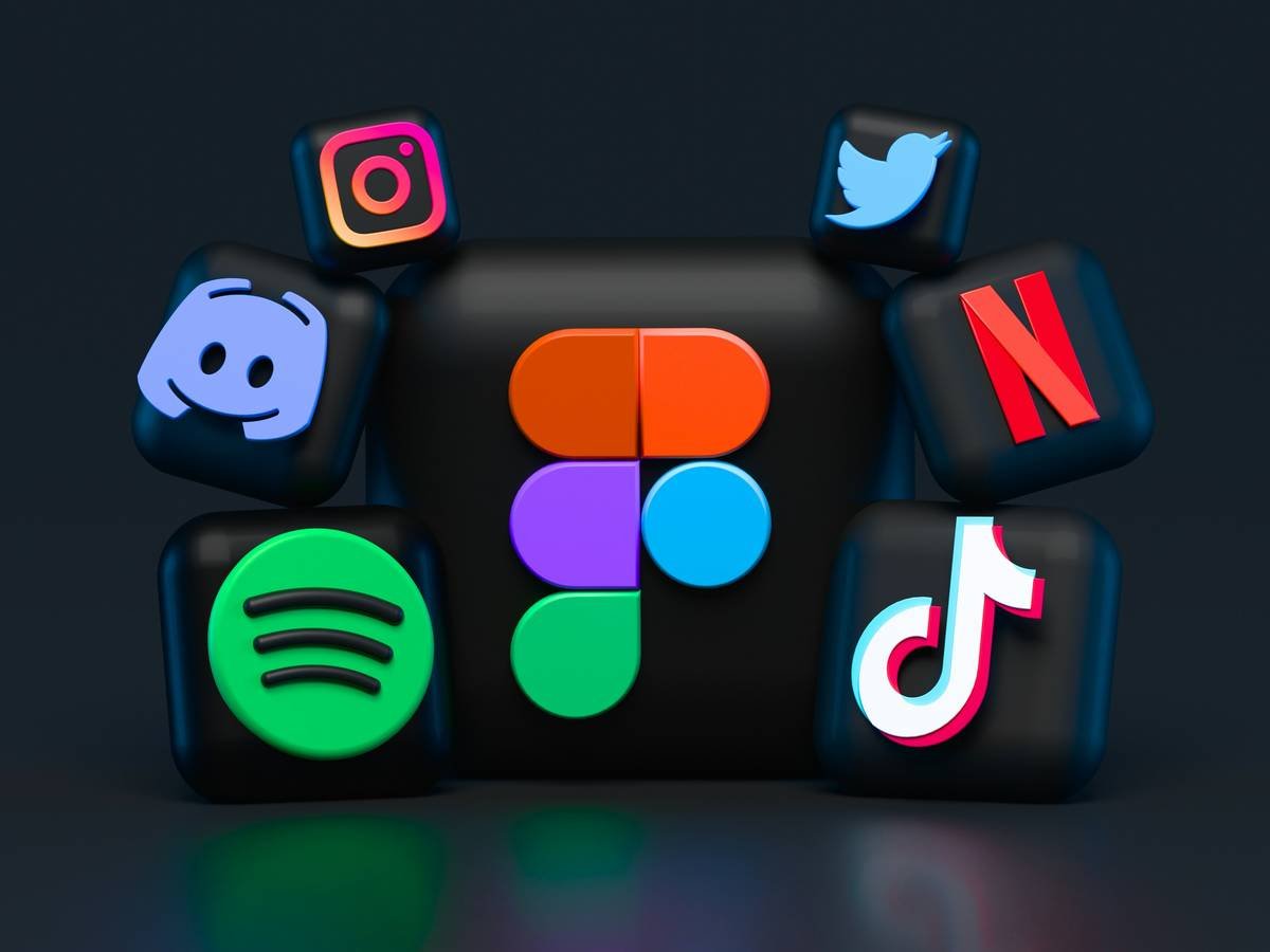 Dark Squad of Designers Productivity Tools 😄 Write me: alexanderbemore@gmail.com, if you need 3D visuals for your products.