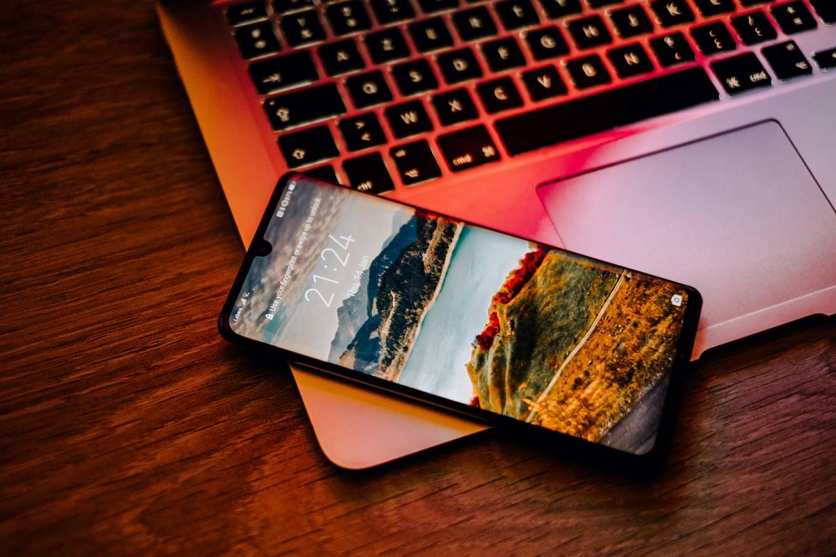 Is a Social Media Management Certification Worth It in 2024? (Spoiler: It Depends)